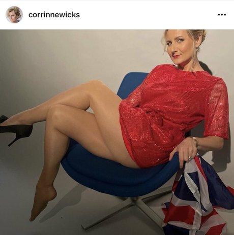 Naken läckt OnlyFans-bild av Corrinne Wicks