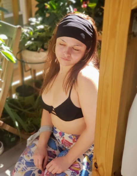 Chloelovesattention