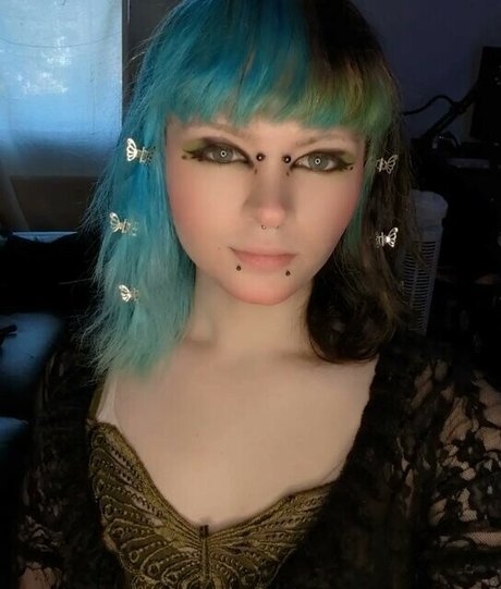 Nacktes geleaktes OnlyFans-Foto von Faye Hizuki