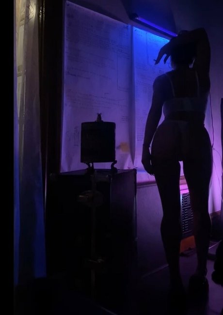 Queenofthedollhouse