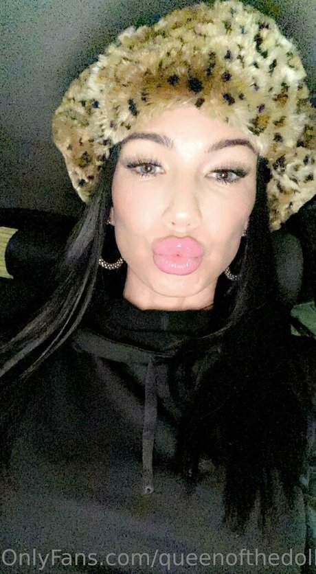 Обнаженная фотография утечки OnlyFans от Queenofthedollhouse