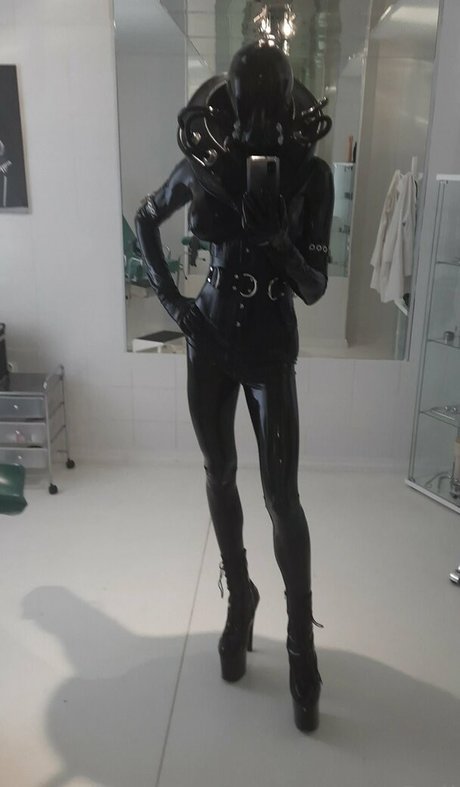 Rubbobject_doll