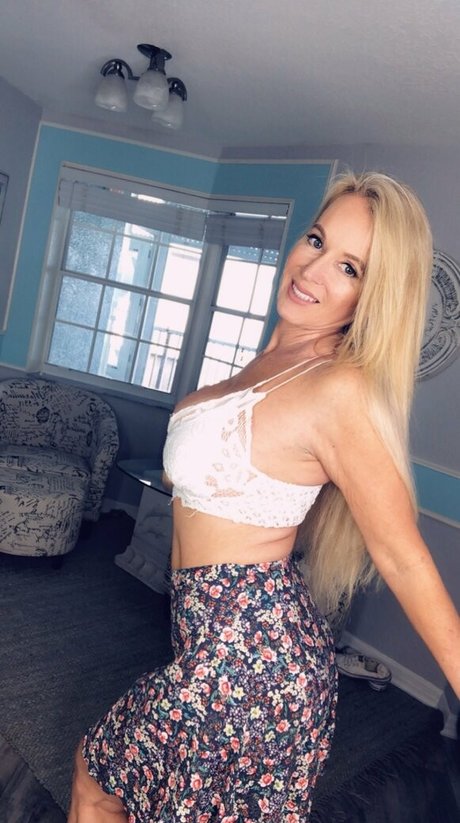 Ellehotmommy