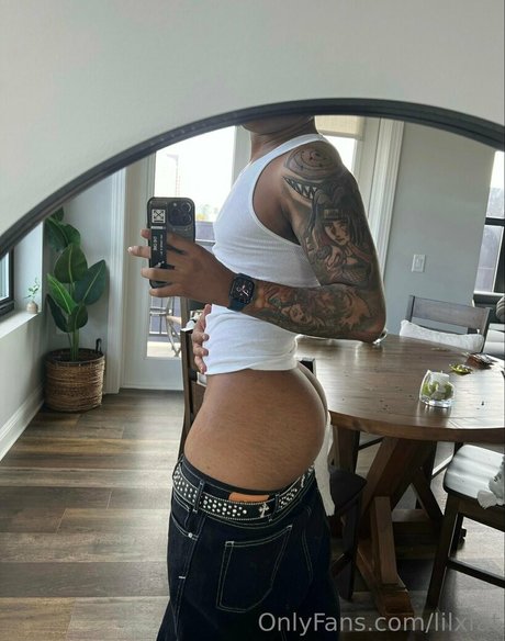 Naken läckt OnlyFans-bild av Lilxfat