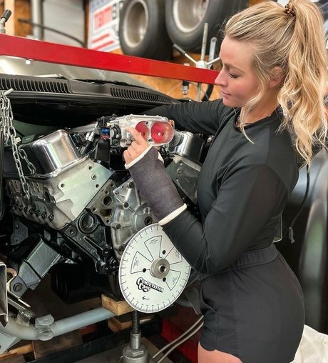 Обнаженная фотография утечки OnlyFans от Britney Automotive