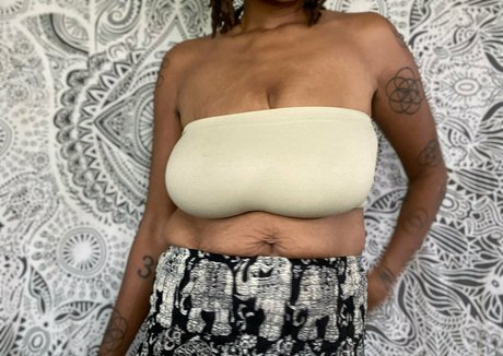 Nagie wyciekłe zdjęcie OnlyFans od Therealblackqueenraven