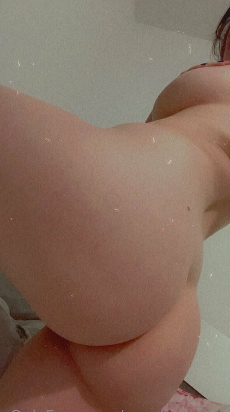 Nahá fotka uniklých OnlyFans od Grapfruitfree