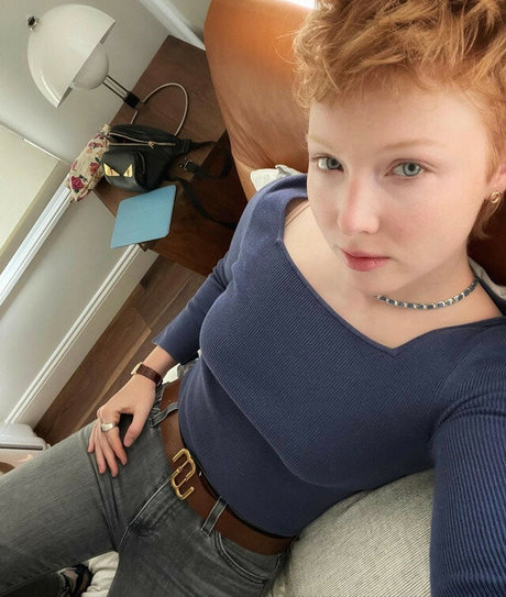 Naken läckt OnlyFans-bild av Molly Quinn