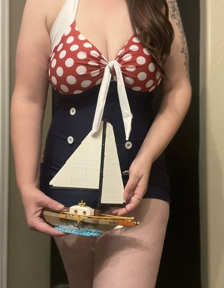 Curvy Nerd Penny