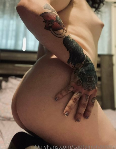 Nahá fotka uniklých OnlyFans od Captainphassma