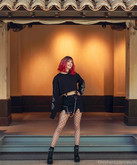 Naken läckt OnlyFans-bild av Evvils
