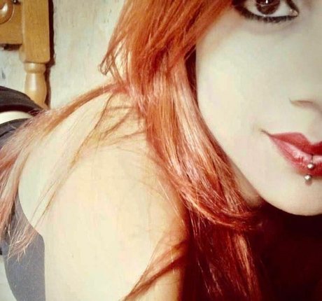 Alaston vuotanut OnlyFans-kuva Deborah Milano