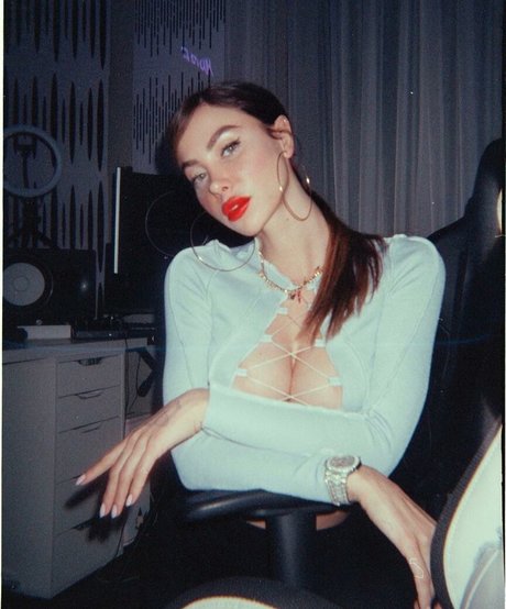 Nahá fotka uniklých OnlyFans od Valentina Fradegrada