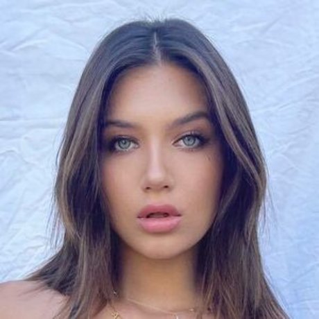 Alaston vuotanut OnlyFans-kuva Madison Lewis