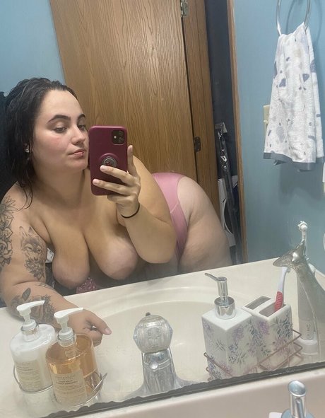 Hornythickitten
