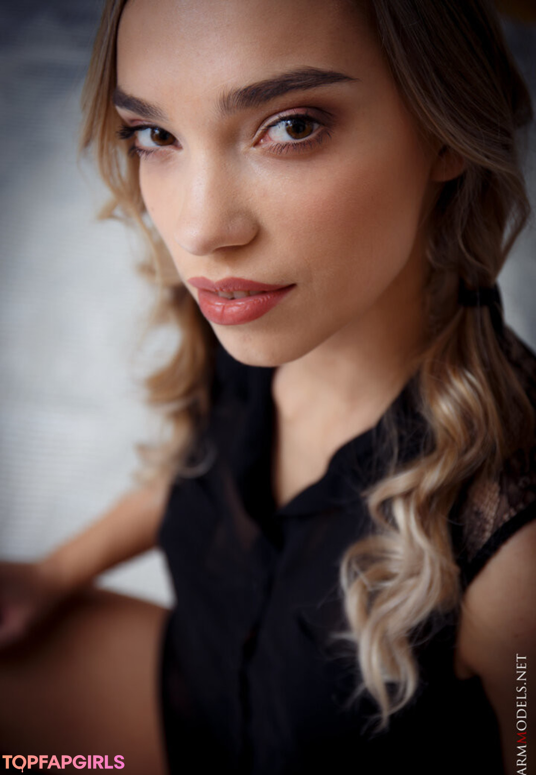 Nahá fotka uniklých OnlyFans od Charmmodels #1858