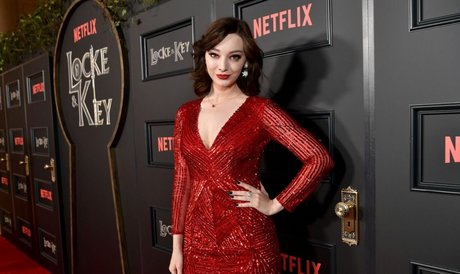 Emma Dumont