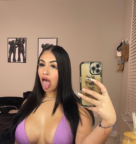 Naken lekkede OnlyFans-bilde av Honduranbaddie