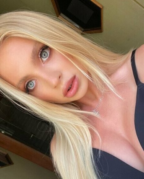 Kylienextdoor69