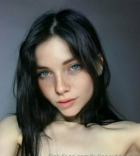 Kylienextdoor69