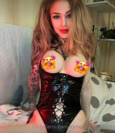 Kylienextdoor69