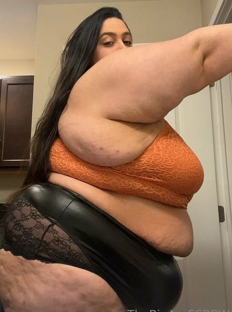 Naken lekkede OnlyFans-bilde av Thebigassssbbw1