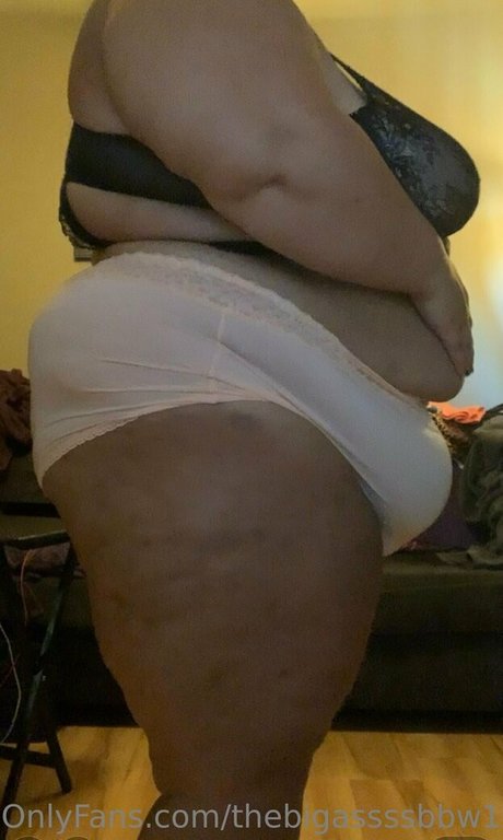 Naken lekkede OnlyFans-bilde av Thebigassssbbw1