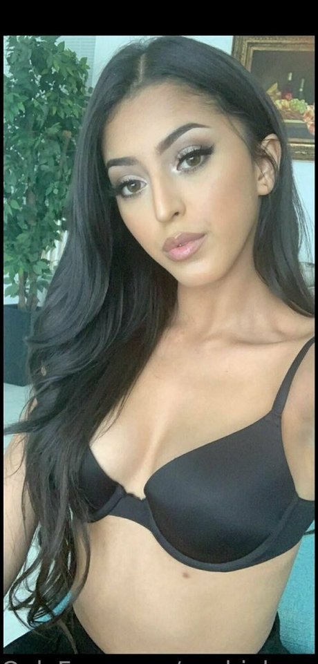 Naakte gelekte OnlyFans-foto van Sophialeonexo