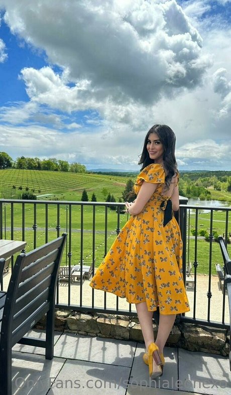 Naken lekkede OnlyFans-bilde av Sophialeonexo