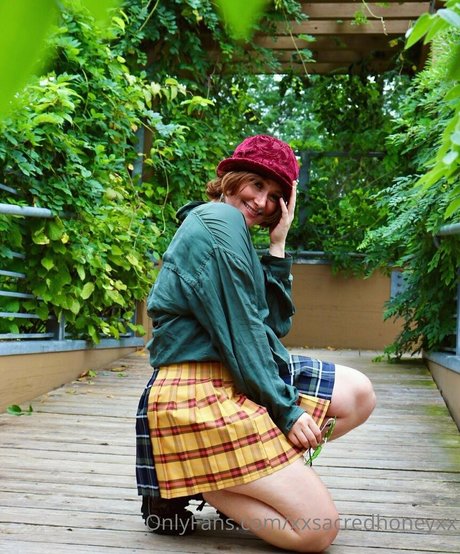 Xxsacredhoneyxx