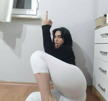 Dilan Dere