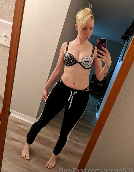 Naken läckt OnlyFans-bild av Hanari502