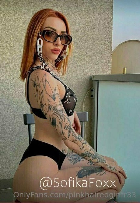 Pinkhairedgirlfr33