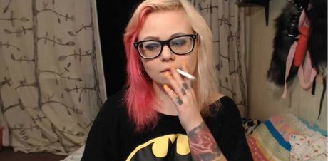 Naken läckt OnlyFans-bild av Motherofmemes
