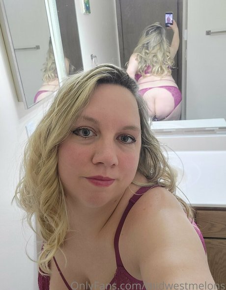 Nahá fotka uniklých OnlyFans od Midwestmelons