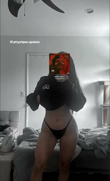 Naakte gelekte OnlyFans-foto van Annette Vasquez