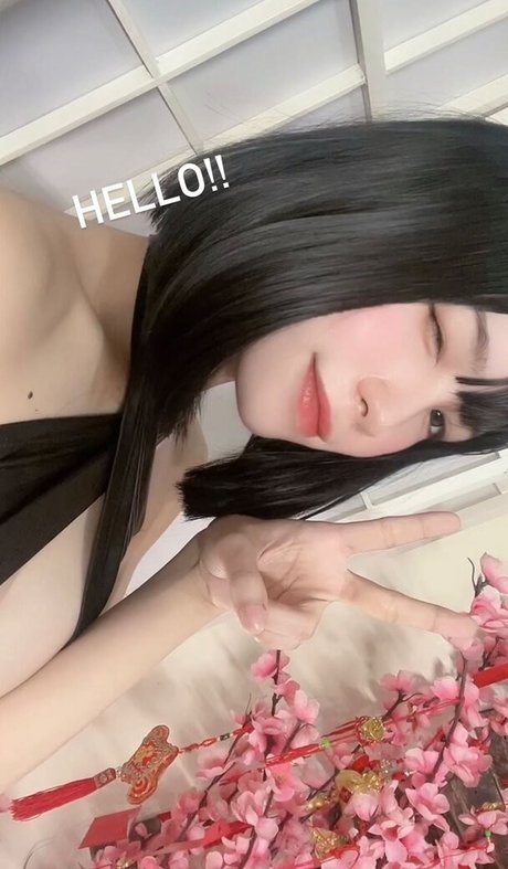 Nahá fotka uniklých OnlyFans od Lolaaasaur