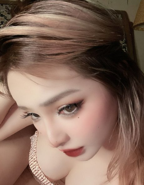 Nahá fotka uniklých OnlyFans od Mimi Chan
