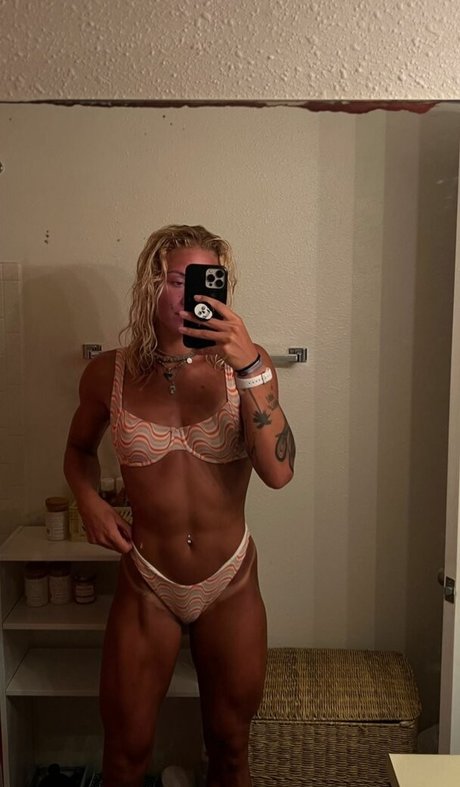 Sol Ruca OnlyFans 유출 누드 사진
