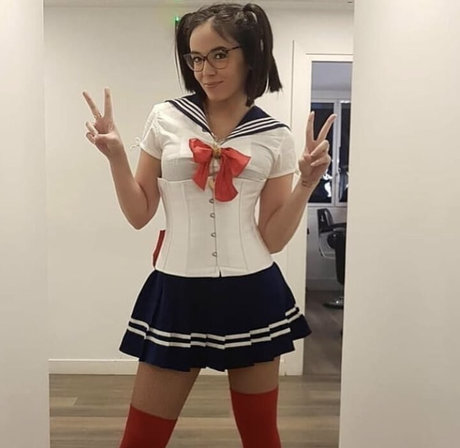 Nahá fotka uniklých OnlyFans od Agathe Auproux