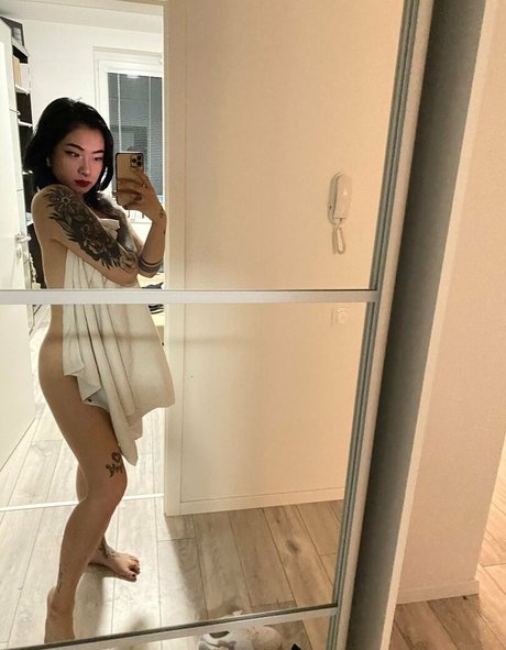 Foto di nudo di fuga di OnlyFans di Reallingxiaoyu