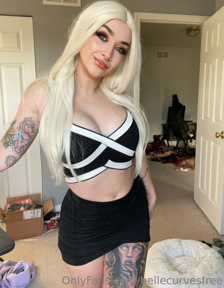 Обнаженная фотография утечки OnlyFans от Bellecurvesfree
