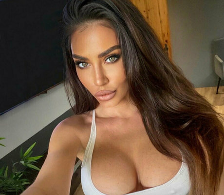 Alaston vuotanut OnlyFans-kuva Viangel