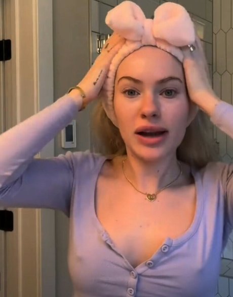 Naken lekkede OnlyFans-bilde av Claudia Walsh