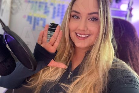 Nahá fotka uniklých OnlyFans od Naomi Kyle