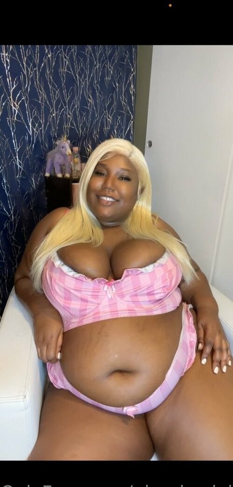 Plussizedollface OnlyFans