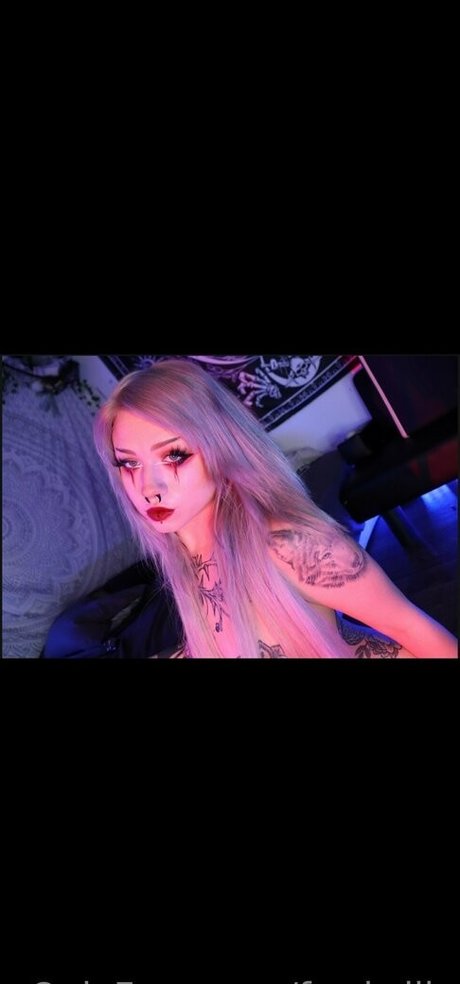 Nahá fotka uniklých OnlyFans od Fawkslily