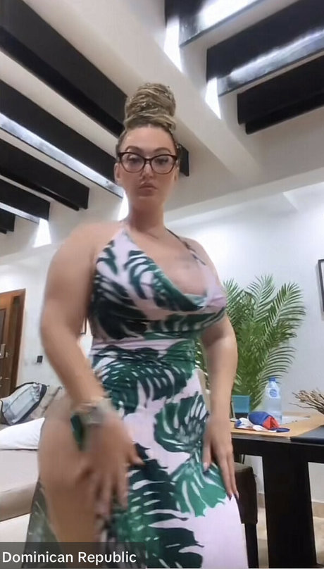 Nøgent lækket OnlyFans-billede af Rachelraybeauty