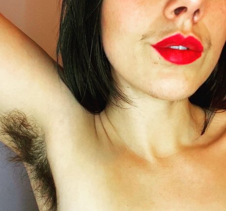Nahá fotka uniklých OnlyFans od Scarlet Labelle
