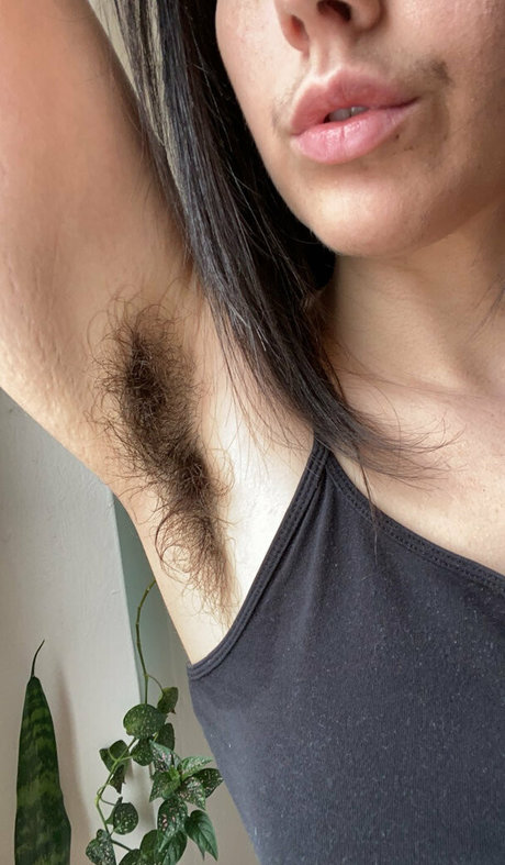 Naken lekkede OnlyFans-bilde av Scarlet Labelle